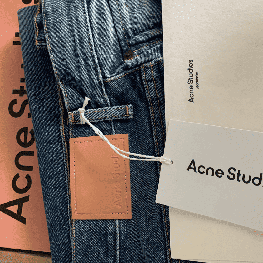 ベルギーのICONで買い付けたAcne Studiosのデニムパンツの事例